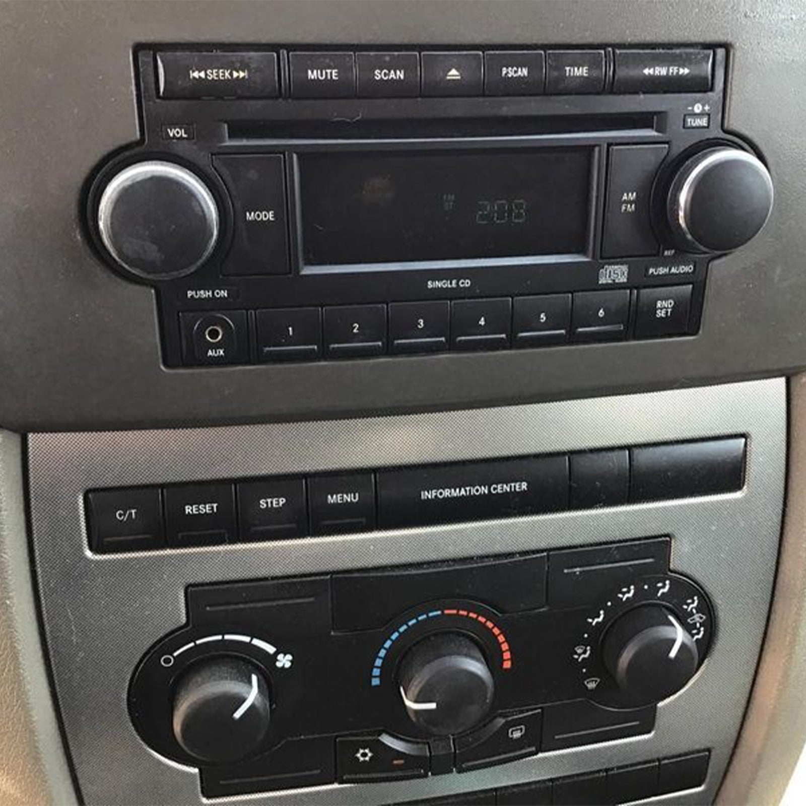 2005-2007 Jeep Grand Cherokee Radio Receiver