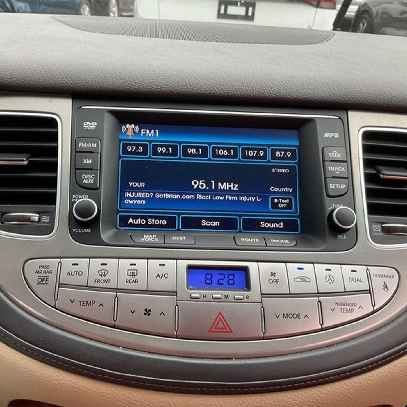 2009-2012 Hyundai Genesis Display Screen