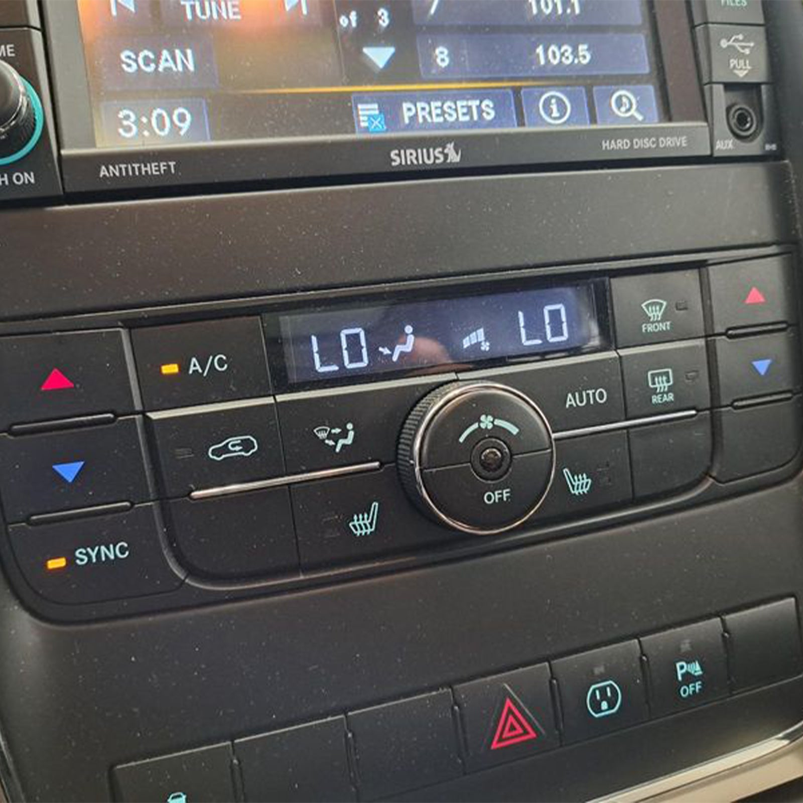 2013-2016 Ford Fusion Radio Display Screen