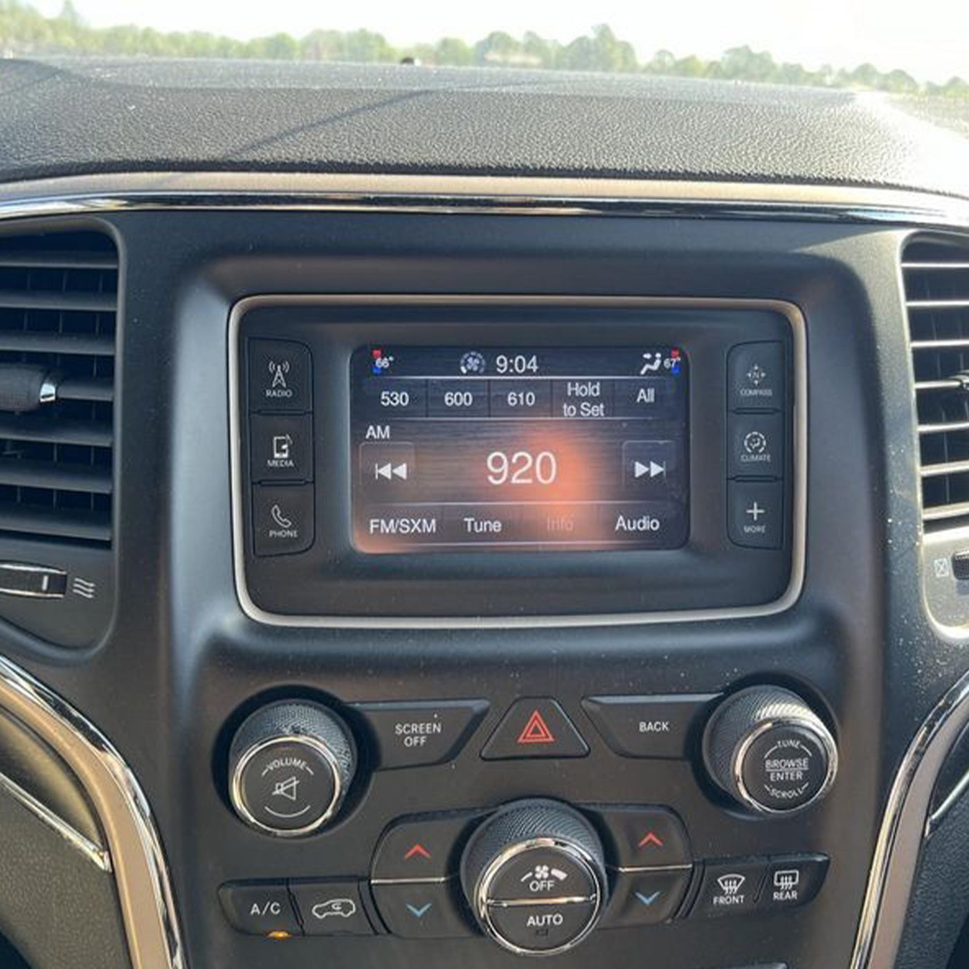 2014 Jeep Grand Cherokee Radio Receiver