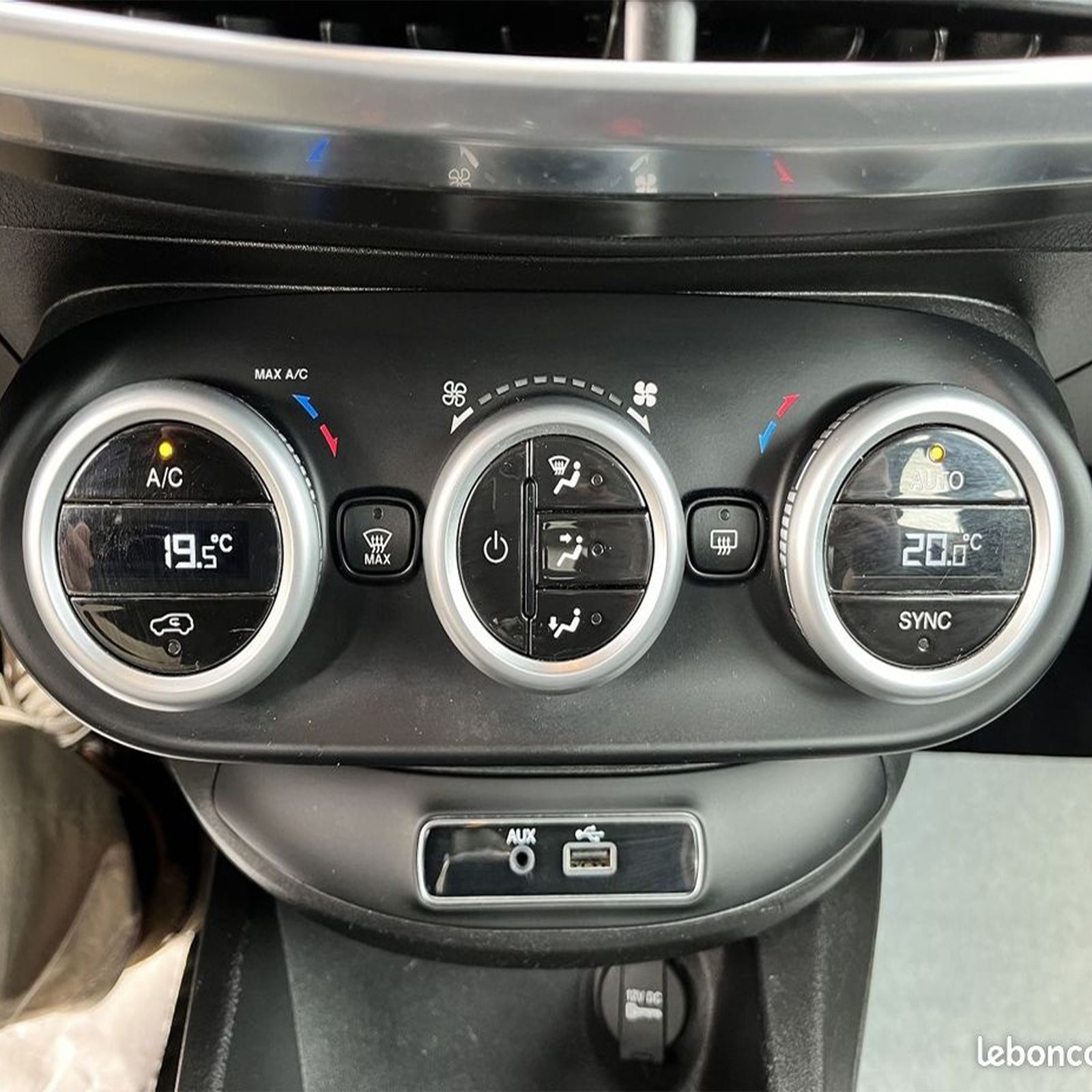 2016 Fiat 500 Climate Control