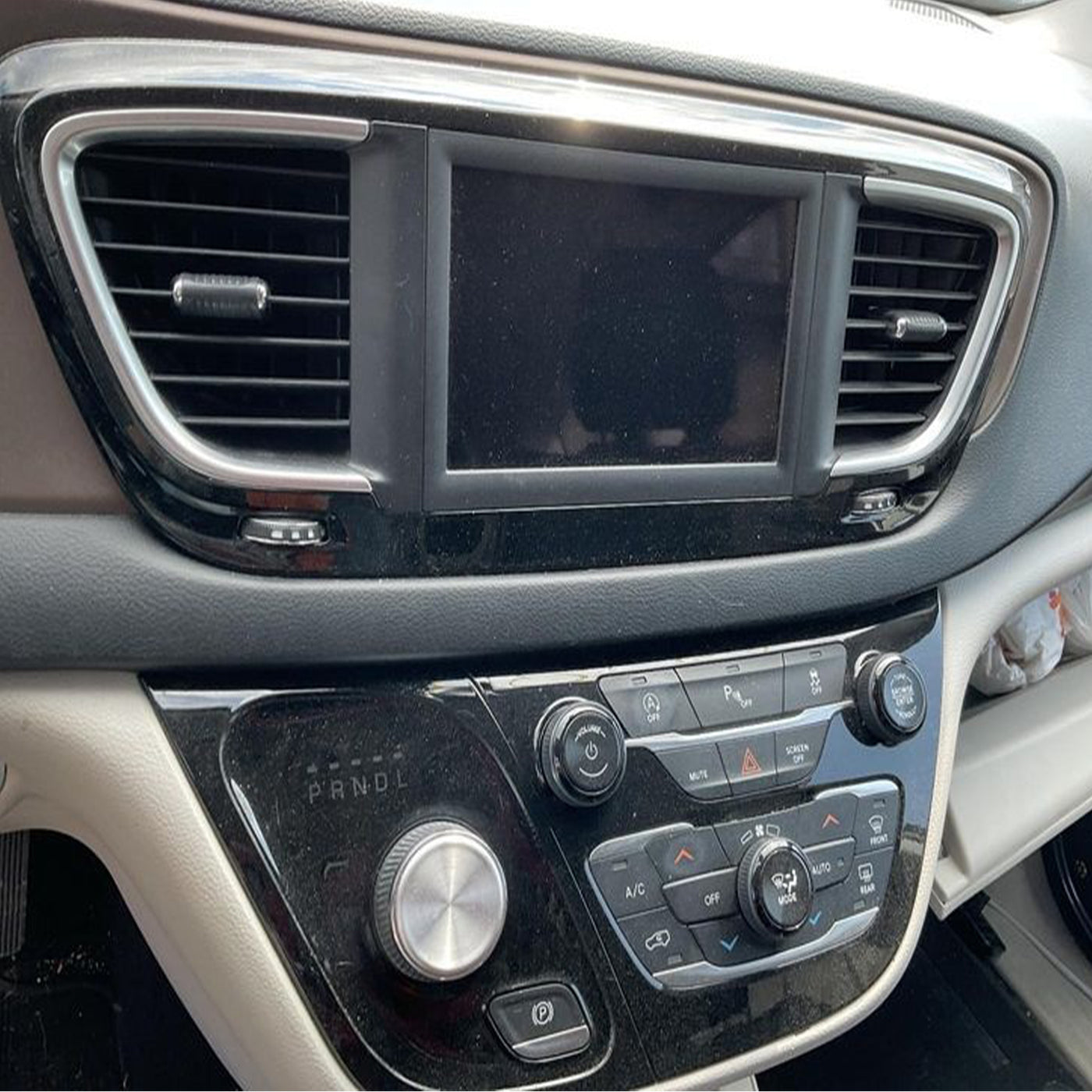 2018-2020 Chrysler Pacifica Display Screen