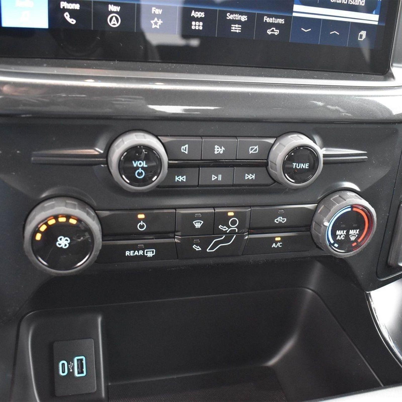 2021-2024 Ford F-150 Climate Control